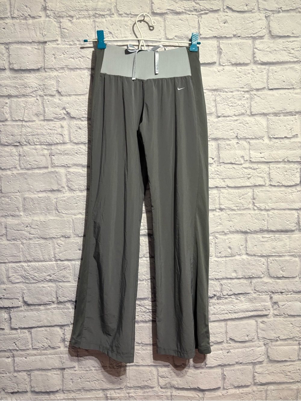 Nike Gray Wide-Leg Training Joggers XS